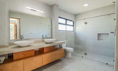 CASA MODERNA MINIMALISTA EN PARAISO COUNTRY CLUB