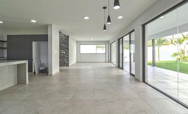 CASA MODERNA MINIMALISTA EN PARAISO COUNTRY CLUB
