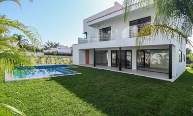 CASA MODERNA MINIMALISTA EN PARAISO COUNTRY CLUB