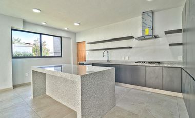 CASA MODERNA MINIMALISTA EN PARAISO COUNTRY CLUB