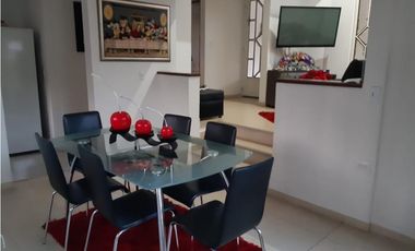 VENDO A PUERTA CERRADA COMPLETA CASA EN FUSAGASUGA 5H 4B 2G