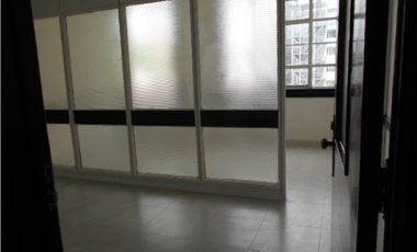 ARRIENDO OFICINA CENTRO