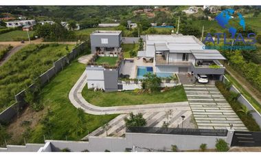 ARRIENDO CASA CAMPESTRE AMOBLADA EN EL AEROPUERTO LEBRIJA COD: 496