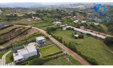ARRIENDO CASA CAMPESTRE AMOBLADA EN EL AEROPUERTO LEBRIJA COD: 496