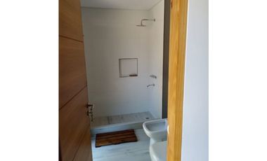Casa Villa Robles  de 3 ambientes. Una planta