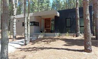 Casa Villa Robles  de 3 ambientes. Una planta