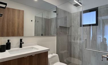 VENTA DE CASA EN SAN MIGUEL DE ALLENDE EN ESQUINA CON ROOF GARDEN