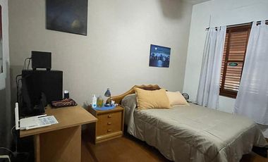 Casa en  venta de 4 ambientes con cochera, patio y parrilla - Wilde