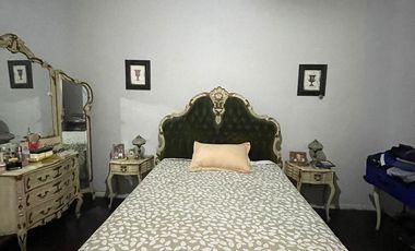 Casa en  venta de 4 ambientes con cochera, patio y parrilla - Wilde