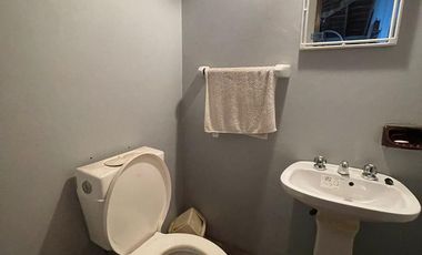 Casa en  venta de 4 ambientes con cochera, patio y parrilla - Wilde