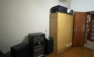 Casa en  venta de 4 ambientes con cochera, patio y parrilla - Wilde