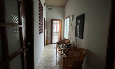 Casa en  venta de 4 ambientes con cochera, patio y parrilla - Wilde