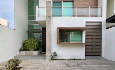 Casa en Venta de 4 Recámaras Residencial Rincon del Colibri Norte de Colima