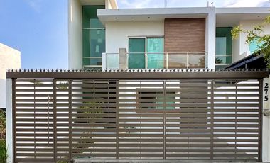 Casa en Venta de 4 Recámaras Residencial Rincon del Colibri Norte de Colima