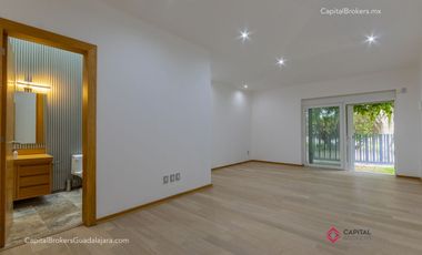 Casa de Lujo en Santa Anita Club de Golf en Venta zona Sur