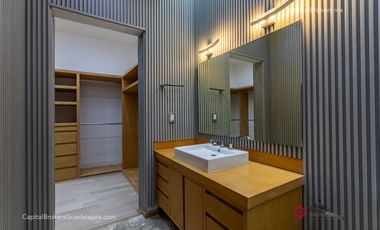 Casa de Lujo en Santa Anita Club de Golf en Venta zona Sur