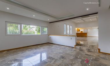 Casa de Lujo en Santa Anita Club de Golf en Venta zona Sur