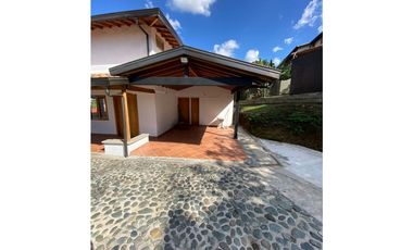 Casa en Arriendo en Envigado Sector La Mina