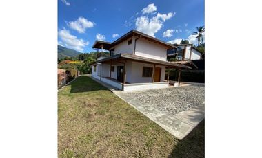 Casa en Arriendo en Envigado Sector La Mina