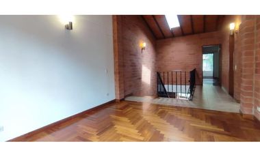 Casa en Alquiler Envigado sector Cumbres