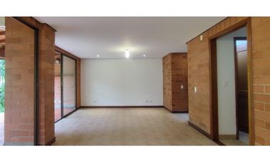Casa en Alquiler Envigado sector Cumbres