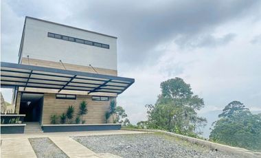 Casa en Arriendo Envigado sector Loma del Atravesado