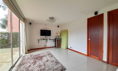 Casa Duplex en Arriendo Envigado Sector Loma los Benedictinos