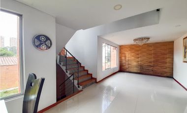 Casa Duplex en Arriendo Envigado Sector Loma los Benedictinos