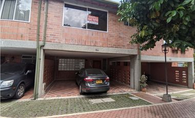 Casa en Arriendo en Envigado Sector Bosque el Chuscal