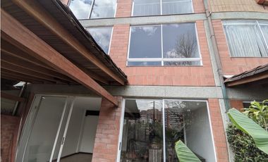 Casa en Arriendo en Envigado Sector Bosque el Chuscal