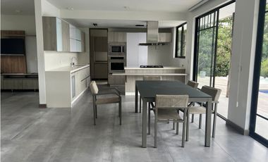 Casa en Arriendo Envigado Sector KM4