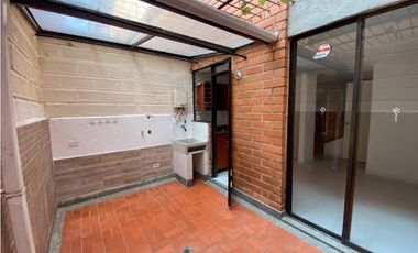 Casa Dúplex en arriendo Envigado Sector Dorado