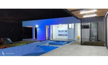 Venta de casa campestre de 1108 M2 en 890 mill en La Mesa Cund