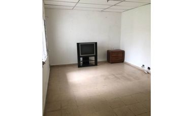 SE VENDE AMPLIA CASA EN SAN ANTONIO