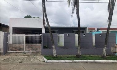 SE VENDE AMPLIA CASA EN SAN ANTONIO