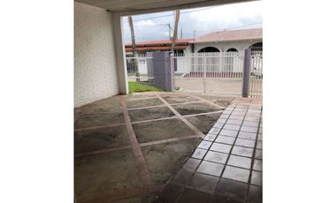 SE VENDE AMPLIA CASA EN SAN ANTONIO