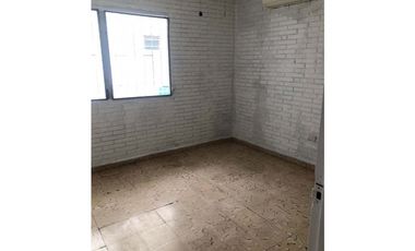SE VENDE AMPLIA CASA EN SAN ANTONIO