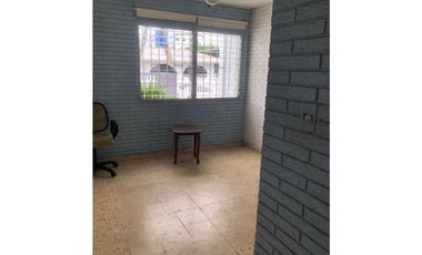 SE VENDE AMPLIA CASA EN SAN ANTONIO