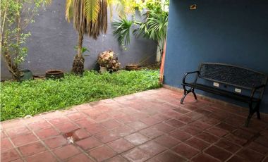 SE VENDE AMPLIA CASA EN SAN ANTONIO