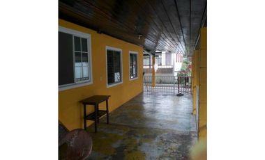VENTA DE CASA EN CHAME, FRENTE A LA PANAMERICANA, IDEAL PARA NEGOCIO