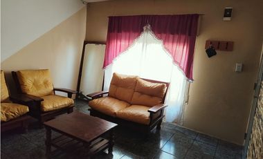 CASA CON DEPTO CALLE AMBROSETTI