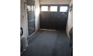 CASA CON DEPTO CALLE AMBROSETTI