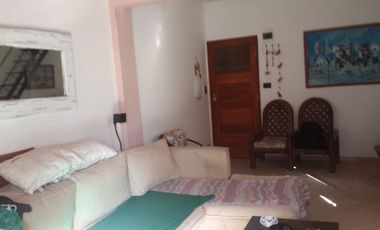Casa con Departamento en venta en Quilmes Este