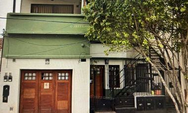 Casa con Departamento en venta en Quilmes Este