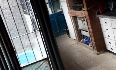 Casa con Departamento en venta en Quilmes Este
