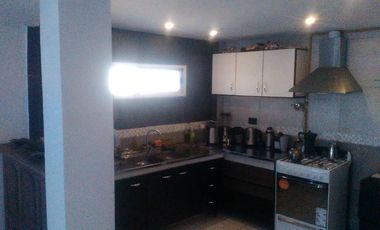 Casa con Departamento en venta en Quilmes Este