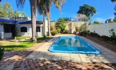 SEÑORIAL PROPIEDAD CON PISCINA