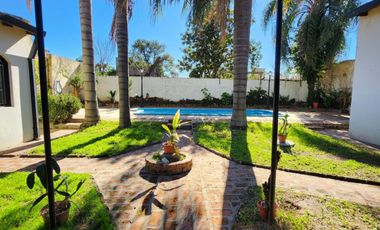 SEÑORIAL PROPIEDAD CON PISCINA
