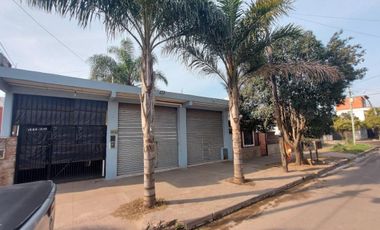 VENTA CASA CON LOCAL MERLO LIBERTAD