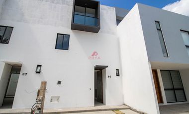 Casa en venta por Mariano Otero, Zapopan Jalisco.